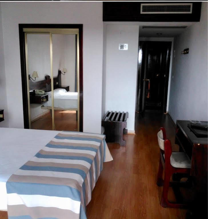 Hotel Lisboa Badajoz Exterior photo